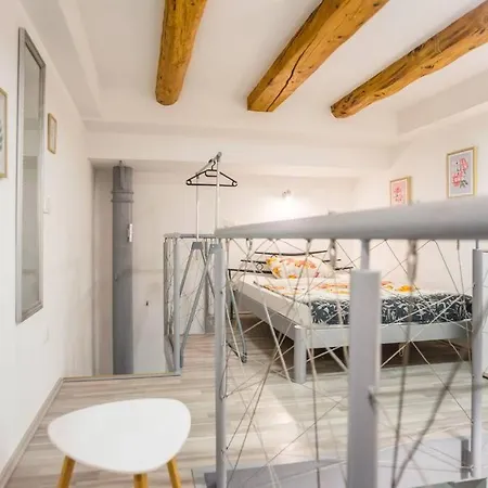 Apartma N'poznam Tobacna Lublaň