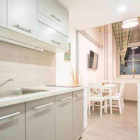 Apartma N'poznam Tobacna 아파트 류블랴나