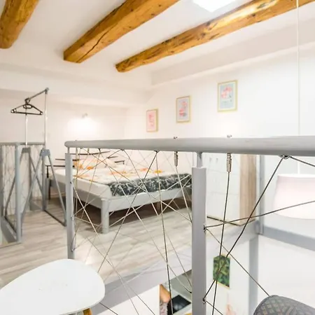 דירה Apartma N'poznam Tobacna לובליאנה